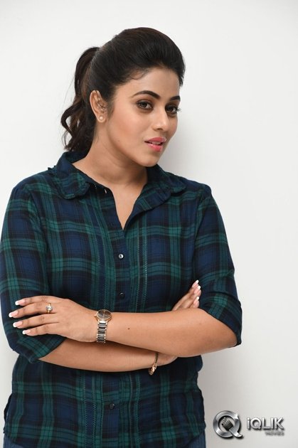Poorna-Interview-About-Jayammu-Nischayammu-Raa-Movie